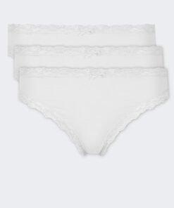 Nina v.C Slip